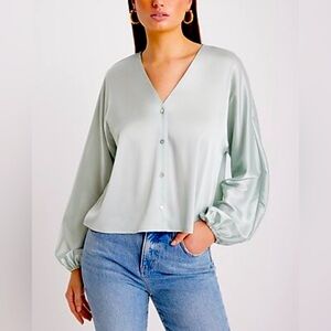 Express Women’s V Neck Balloon Sleeve Button Down Blouse Mint Green NWT Large